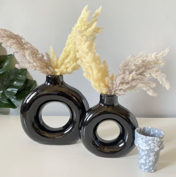 Vase donut noir